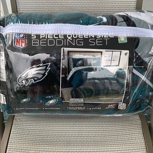 5 pc Queen Eagles bedding set, brand new